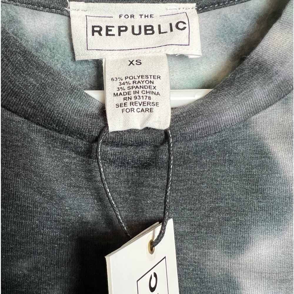 NWT For The Republic So Soft Tie Dye Sweat Top With Matching Bottom Size XSmall - Picture 6 of 11